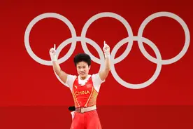 8月7日奥运看点丨李发彬侯志慧举重冲金 “眼镜飞人”徐卓一再战110米栏图片