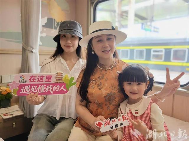 刚刚发车！酒店式“卧铺”来了，每个房间都能洗澡，还能K歌打麻将