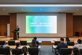 全方位展示国宝魅力 “剑器长虹”越王勾践剑文创展开展图片