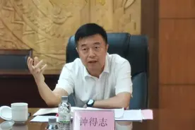 钟得志任广西壮族自治区政府秘书长图片