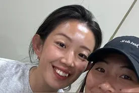 好好休息，郑钦文社媒晒照，已和经纪人从纽约返回国内图片