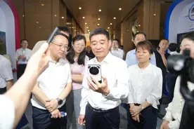 速率增10倍！中国电信陕西公司在西北首发“双万兆”图片