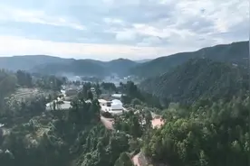 玉溪卷烟厂为乡村振兴“加油”助力图片