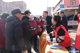 社保服务进万家 | 磐石市社保局：政策宣传“零距离” 幸福保障你我他图片
