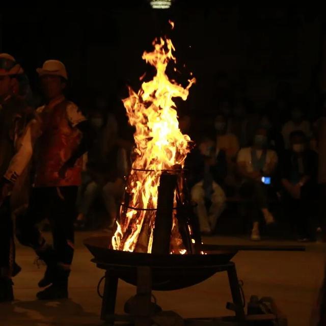 【冬季暖阳 凉山不凉】最全美食美景旅行攻略出炉！第一次来泸沽湖旅游必看！