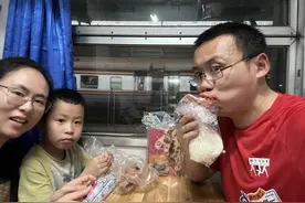 历时12天，中转10趟！从新加坡坐火车回国，为啥火了？图片