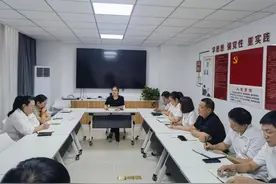 强化服务意识  落地服务场景图片