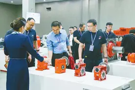 青蓝接力 传承创新图片