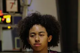 16岁华裔控卫加入NCAA一级联盟球队，明年代表中国男篮出战？图片