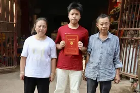 资阳乐至首封录取通知书落定 曾明携志赴军校砺剑报国图片