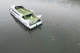 “水陆空”立体救援 科技装备显身手——重庆三峡库区航道危岩地灾应急演练举行图片