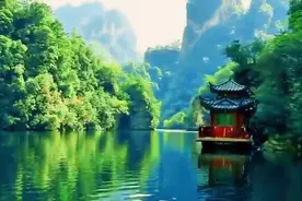 逃离酷暑：泛舟宝峰湖 乐享清凉游图片