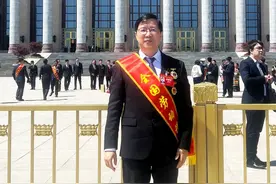 “全国劳模”黄晓冬：匠心织就建筑设计的“数字经纬”图片