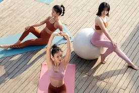 上海街头遍布“瑜伽女孩”，唯品会上瑜伽穿搭关注剧增图片