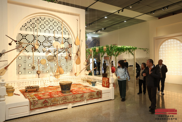 沉浸式感受大美新疆！和田地区非物质文化遗产展开幕