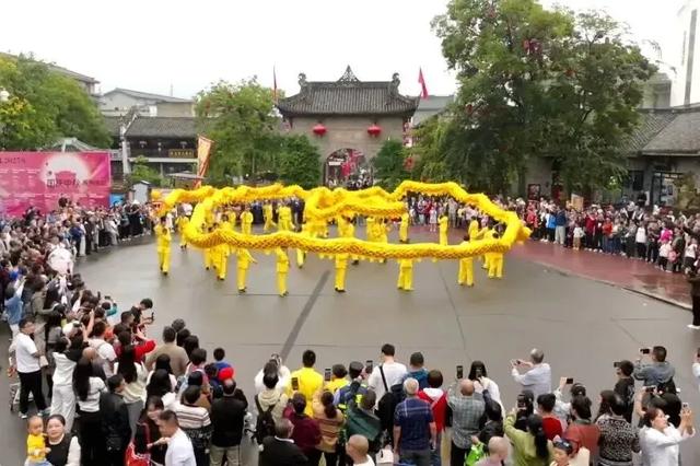 太夸张！在成都过中秋，场面这么震撼