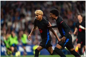 体育头图 | 西甲：亚马尔传射建功 巴萨提前两轮夺冠图片