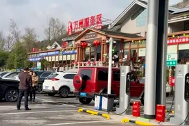 对“充电焦虑”说拜拜 重庆高速路网188侧服务区已实现充电全覆盖图片