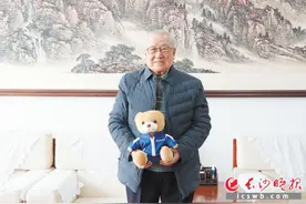 从打雪仗少年成长为将军教授｜ 校友回湘·杰出校友面对面图片