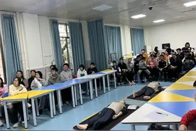 急救术列入中考体育项目，南华大学为初三学生开展心肺复苏培训图片