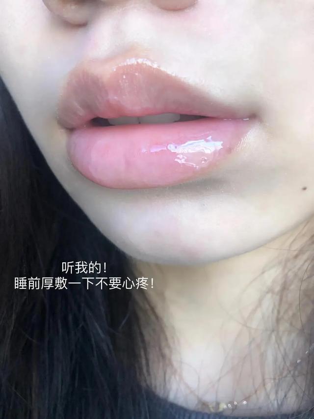 干唇人涂ta算是熬出头！轻薄滋润，一抹get嘟嘟唇，两支才几十块！
