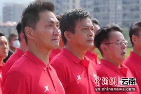 同唱一首歌 同为一家人！香港明星云南玉溪高唱国歌图片