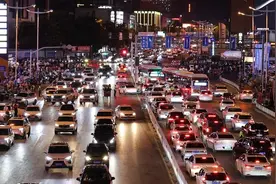 销量涨三成，鲁W带火二手车！“双车牌”将给临沂带来啥影响？图片