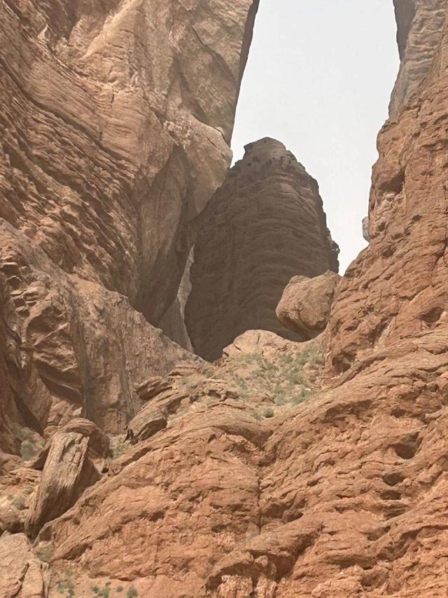 大美新疆万里行之十五：七律·寻石天山