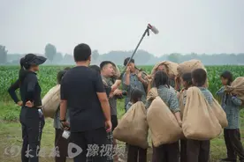 泪奔！郑州这个“不务正业”的小学体育老师，让全网破防......图片