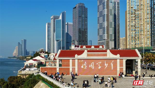 岁暖时刻丨在长沙，一眼千年：从橘子洲头到城市天际线
