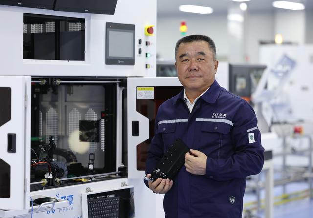 杨勇峰：光芯智造、设备智联的驱动者
