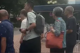 清华宣布可以带5个人，网友：根本不够！图片