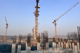 打好收官战 港区这么干丨2025年底全部完工！省实验小学港区项目现场激战正酣图片