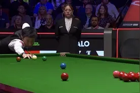 拿到赛点！斯诺克世锦赛决赛 赵心童总比分17比8领先威廉姆斯图片