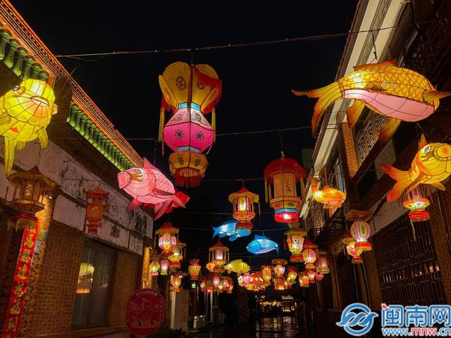 泉州元宵灯会璀璨启幕：一雨一花灯，一城一浪漫！