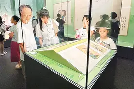 中西合璧用笔 绘就交流图景图片