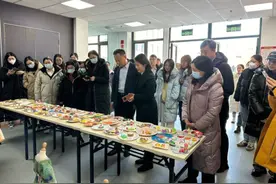 济南高新区第一实验学校到青岛崂山实验学校、澳门路小学观摩图片