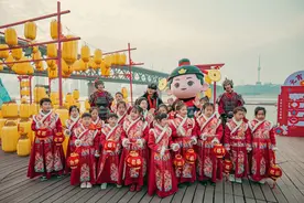 《汉阳门花园》元宵节走红， “户部小侍郎”小朋友们接力传唱，唤起武昌古城记忆！图片