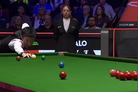 拿到赛点！斯诺克世锦赛决赛，赵心童17比8领先威廉姆斯图片