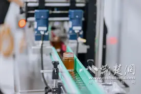 湖北十堰市茅箭区甜蜜事业喜“蜂”收图片