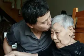 唯爱不会遗忘……我陪阿尔兹海默症妈妈有尊严的老去图片