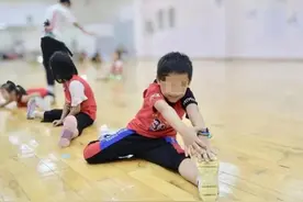 疑因误服感冒药，11岁的他全身超过80%皮肤剥脱！最新→图片