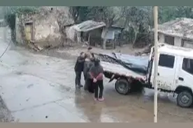 老伯买煤炭发现到手少了2000多斤！曝光后缺斤少两商贩主动联系说......图片