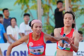 林雨薇葛曼棋携手打破女子4*100m接力全国大学记录！图片