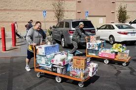 美国人边囤货边抱怨：中国商品物美价廉，凭什么受罚？图片