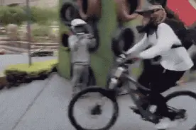 拦住一个算一个！青少年流行的“刷楼梯”，比我们想的更危险图片