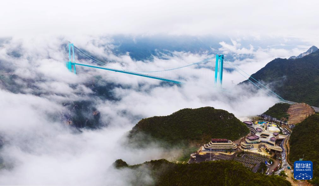 天堑通途 山乡巨变——写在新的世界第一高桥通车之际