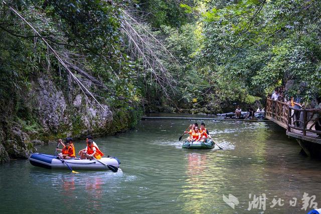 咸宁观察  |  野生溪流变网红景点  咸宁溯溪戏水火出圈