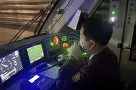 假期成绩单：上海地铁安全运送乘客4109万人次图片