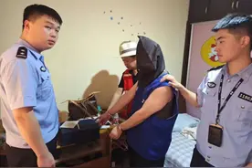 杭州男子连续出入二手奢侈品店，民警：有问题！图片